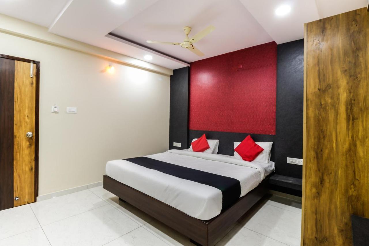 Capital O N R Residency Hotel Yelahanka Екстериор снимка