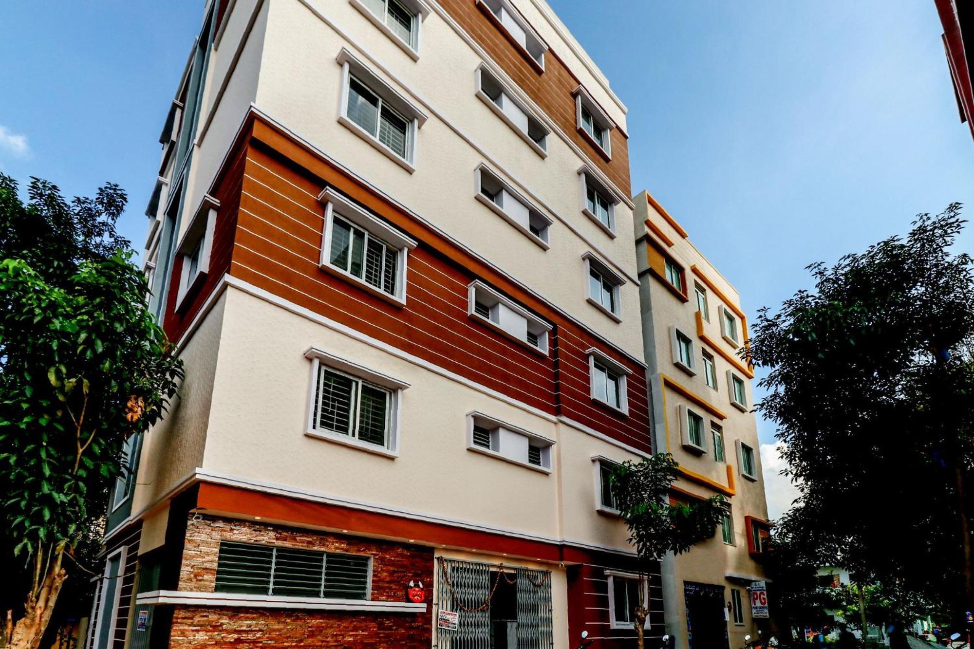 Capital O N R Residency Hotel Yelahanka Екстериор снимка