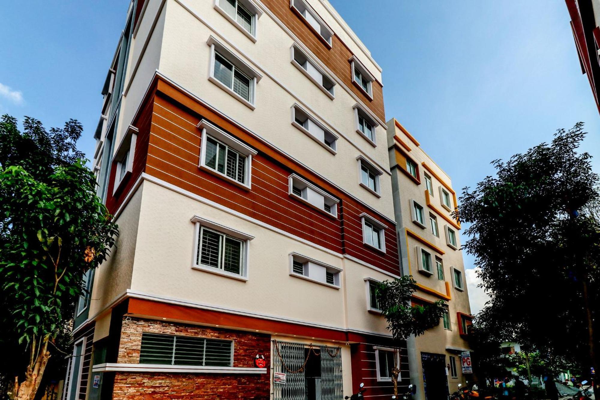 Capital O N R Residency Hotel Yelahanka Екстериор снимка