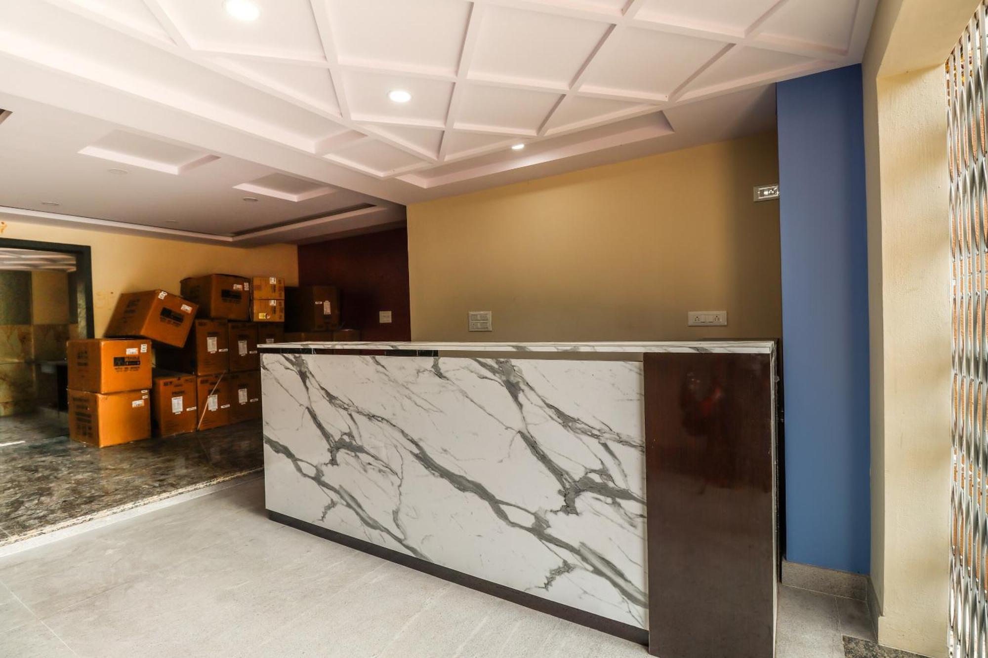 Capital O N R Residency Hotel Yelahanka Екстериор снимка
