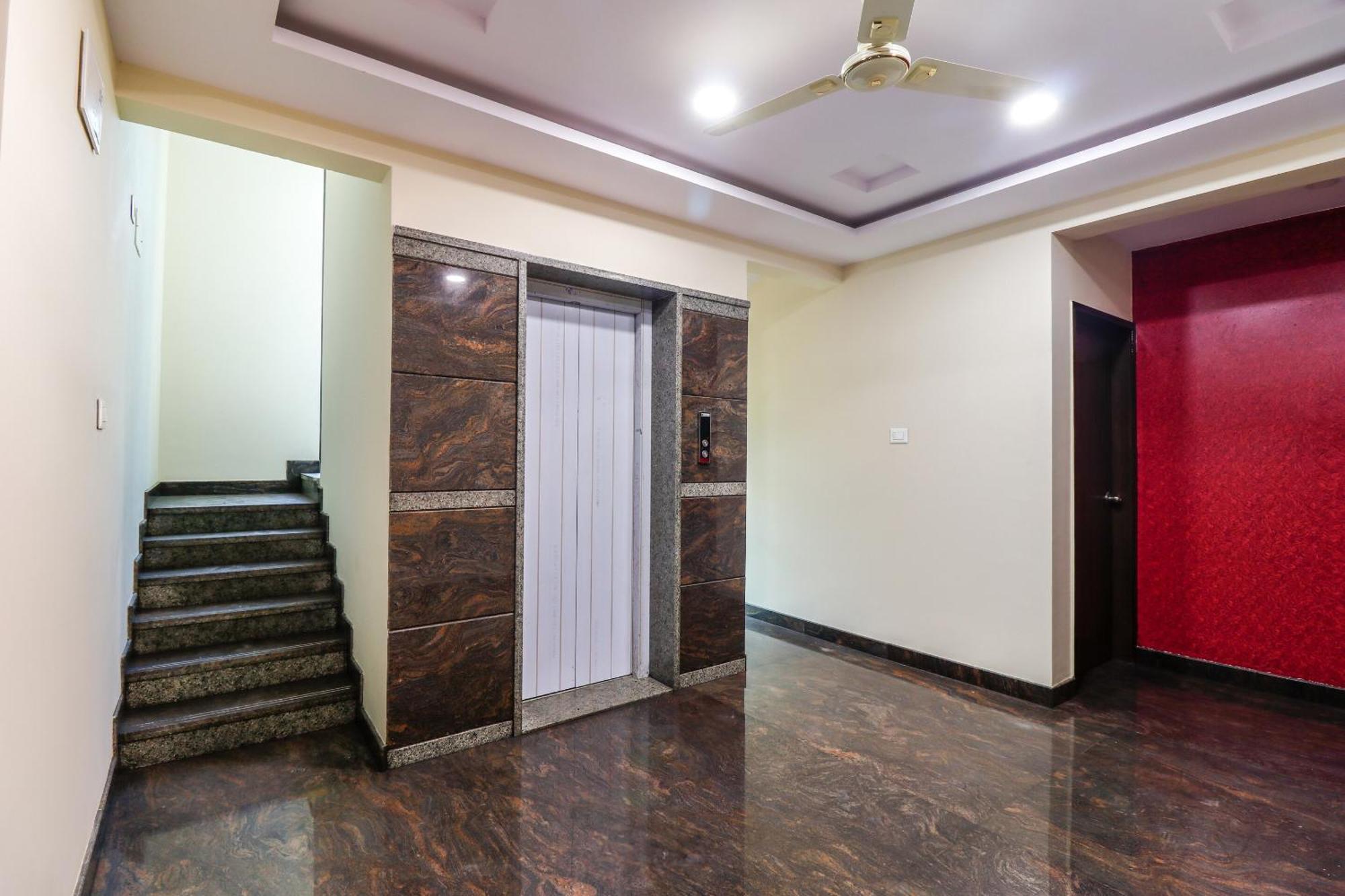 Capital O N R Residency Hotel Yelahanka Екстериор снимка
