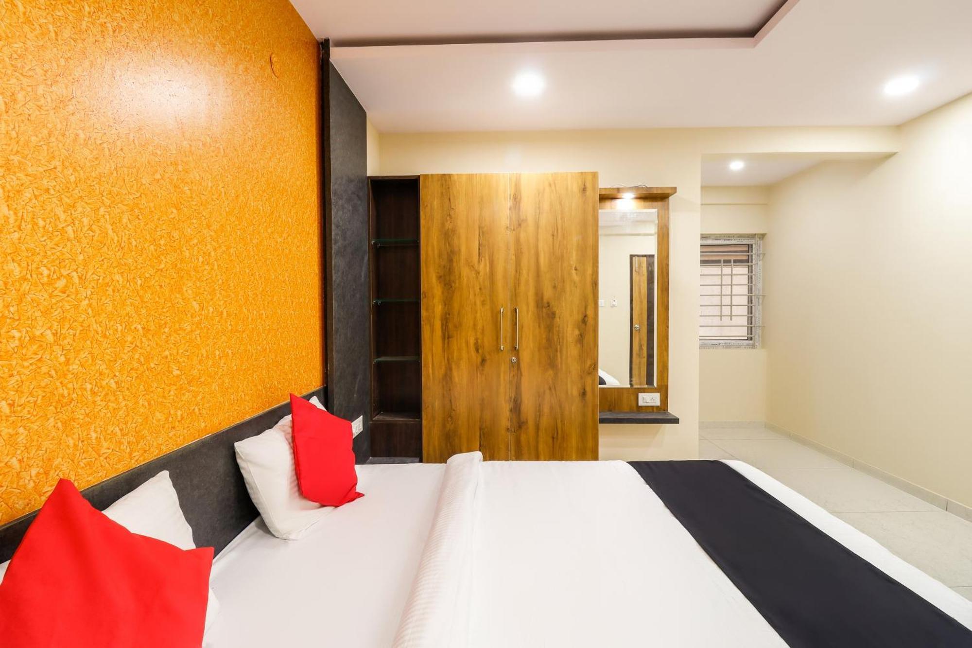 Capital O N R Residency Hotel Yelahanka Екстериор снимка