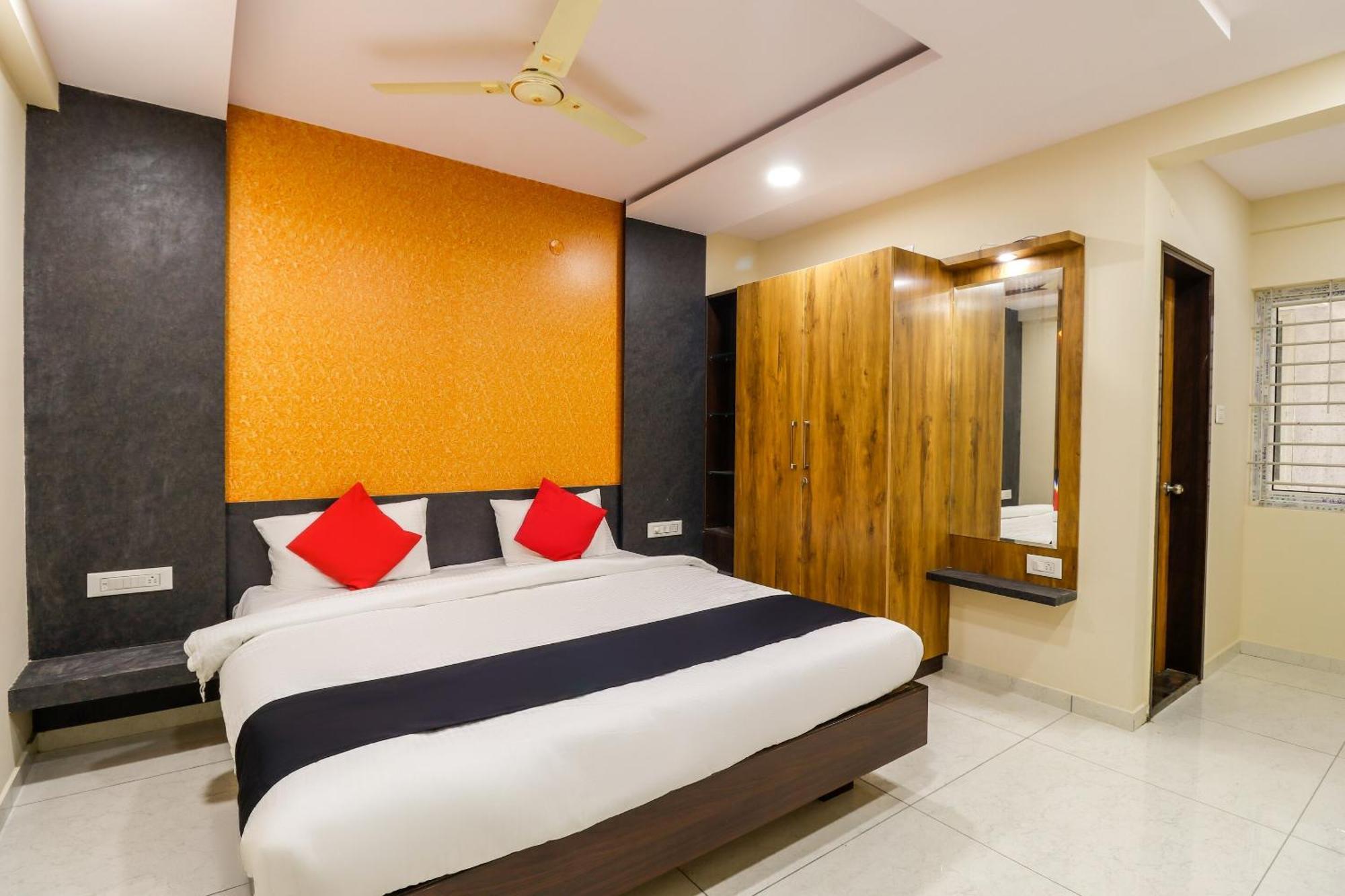 Capital O N R Residency Hotel Yelahanka Екстериор снимка